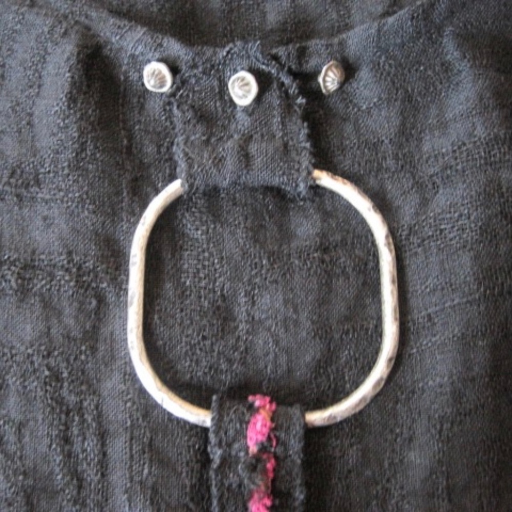 Caty Lesca Linen Top - Picture 4 of 9